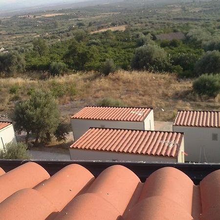 Sivillage Motta SantʼAnastasia Екстериор снимка